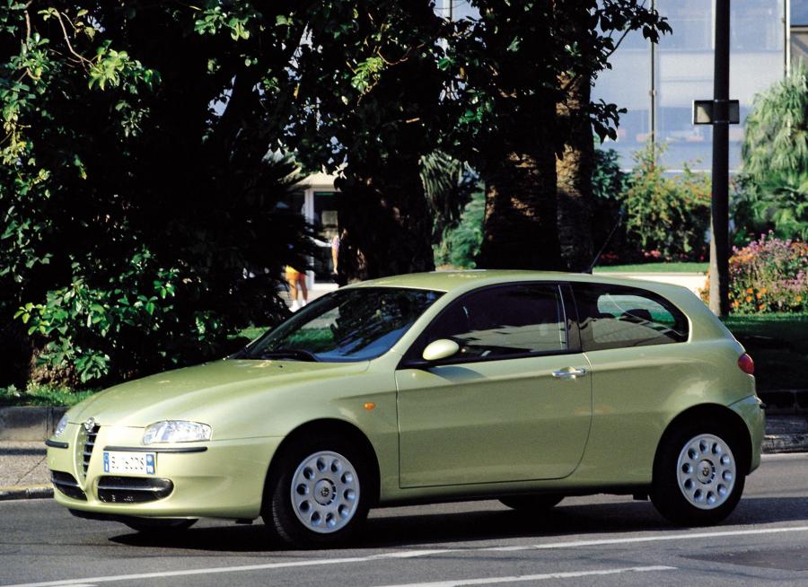 Alfa Romeo 147 3-Door (937A) 2000 года  (фото 38 из 43)